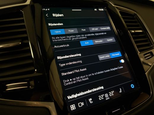 Volvo  XC90 T8 AWD Recharge Plus Dark Long Range | Trekhaak | Harman Kardon | 455pk | Adaptieve Cruise Contro... ActivLease financial lease