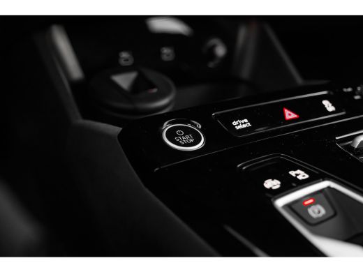 Audi Q6 e-tron S edition performance 100 kWh 306 pk | Trekhaak | Sportstoelen Plus | 360 Camera | Stuurverwarmin... ActivLease financial lease