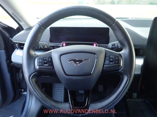 Ford Mustang Mach-E Mach-E RWD 75 kWh 93% SOH / CARPLAY / 360&deg;CAMERA / STOEL-STUURVERWARMING / TREKHAAK ActivLease financial lease
