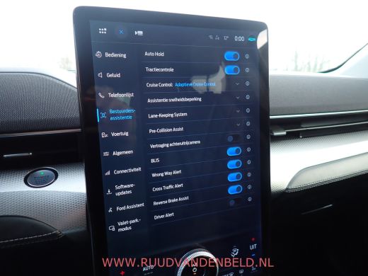 Ford Mustang Mach-E Mach-E RWD 75 kWh 93% SOH / CARPLAY / 360&deg;CAMERA / STOEL-STUURVERWARMING / TREKHAAK ActivLease financial lease