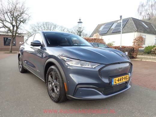 Ford Mustang Mach-E Mach-E RWD 75 kWh 93% SOH / CARPLAY / 360&deg;CAMERA / STOEL-STUURVERWARMING / TREKHAAK ActivLease financial lease