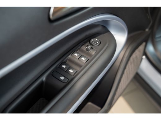 Jeep Avenger 1.2T 4xe The North Face | 8 Jaar Garantie | Navigatie | Camera | Parkeersensoren | Elektrische Ac... ActivLease financial lease