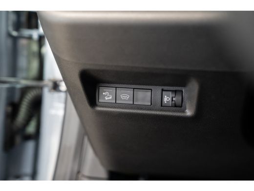 Jeep Avenger Summit 54 kWh | 8 Jaar Garantie | Navigatie | Stoel Verwarming | Verwarmd voorraam | Climate Cont... ActivLease financial lease