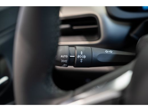 Jeep Avenger Summit 54 kWh | 8 Jaar Garantie | Navigatie | Stoel Verwarming | Verwarmd voorraam | Climate Cont... ActivLease financial lease