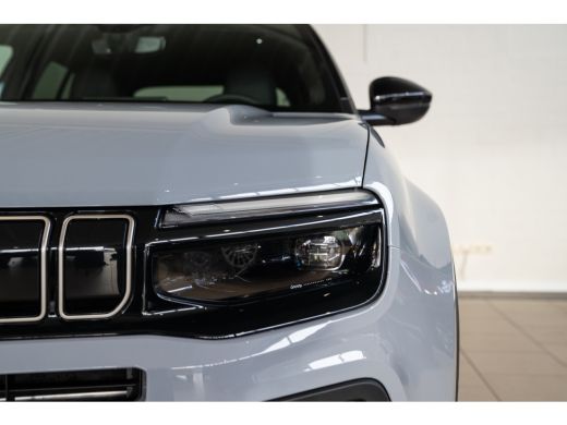 Jeep Avenger Summit 54 kWh | 8 Jaar Garantie | Navigatie | Stoel Verwarming | Verwarmd voorraam | Climate Cont... ActivLease financial lease