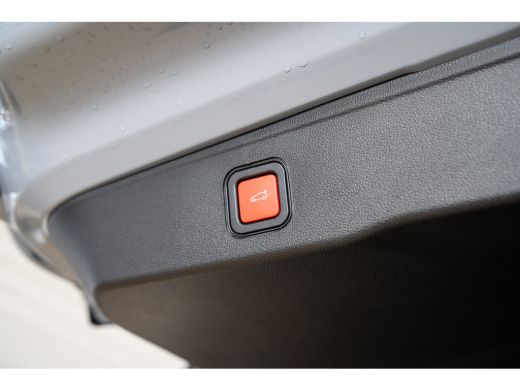 Jeep Avenger Summit 54 kWh | 8 Jaar Garantie | Navigatie | Stoel Verwarming | Verwarmd voorraam | Climate Cont... ActivLease financial lease