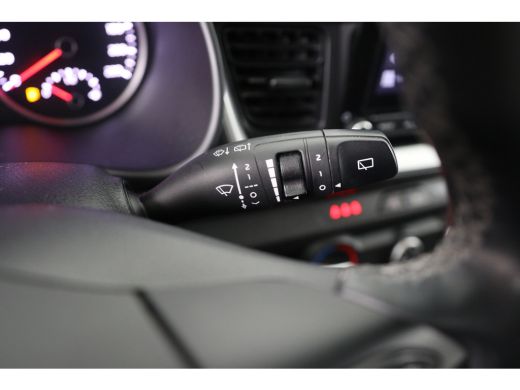 Kia Stonic 1.0 T-GDi MHEV DynamicLine Airco | Cruise control | Carplay | Camera | Parkeersensoren | ActivLease financial lease