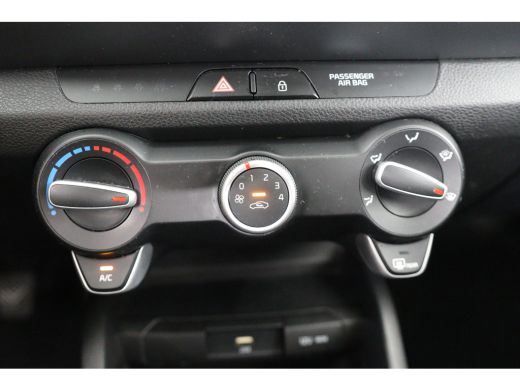 Kia Stonic 1.0 T-GDi MHEV DynamicLine Airco | Cruise control | Carplay | Camera | Parkeersensoren | ActivLease financial lease