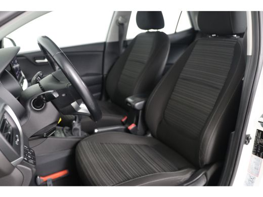 Kia Stonic 1.0 T-GDi MHEV DynamicLine Airco | Cruise control | Carplay | Camera | Parkeersensoren | ActivLease financial lease