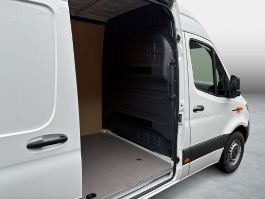 Mercedes-Benz eSprinter eSprinter L2H2 55 kWh NP &euro; 73.500,- / Stoelverwarming | Camera | 3P | Bluetooth | Keyless Start ActivLease financial lease