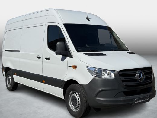 Mercedes-Benz eSprinter eSprinter L2H2 55 kWh NP &euro; 73.500,- / Stoelverwarming | Camera | 3P | Bluetooth | Keyless Start ActivLease financial lease