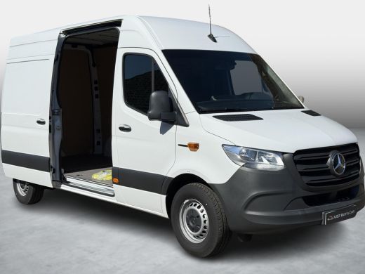 Mercedes-Benz eSprinter eSprinter L2H2 55 kWh NP &euro; 73.500,- / Stoelverwarming | Camera | 3P | Bluetooth | Keyless Start ActivLease financial lease