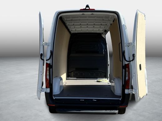 Mercedes-Benz eSprinter eSprinter L2H2 55 kWh NP &euro; 73.500,- / Stoelverwarming | Camera | 3P | Bluetooth | Keyless Start ActivLease financial lease