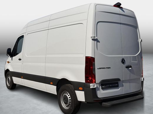 Mercedes-Benz eSprinter eSprinter L2H2 55 kWh NP &euro; 73.500,- / Stoelverwarming | Camera | 3P | Bluetooth | Keyless Start ActivLease financial lease