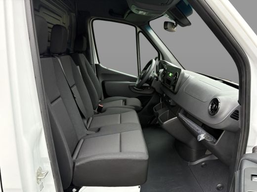 Mercedes-Benz eSprinter eSprinter L2H2 55 kWh NP &euro; 73.500,- / Stoelverwarming | Camera | 3P | Bluetooth | Keyless Start ActivLease financial lease