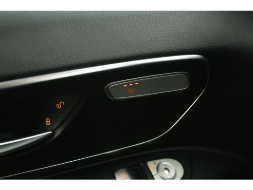 Mercedes-Benz Vito 116 CDI Lang | Aut. | Clima | Camera | Cruise | Carplay | 3 Zits | Trekhaak | LED ActivLease financial lease