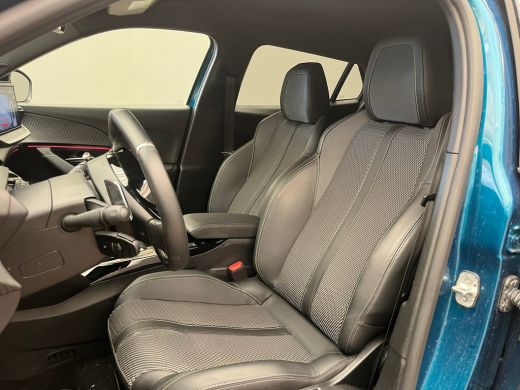 Peugeot 2008 1.2 Hybrid 136 GT Camera | Digitaal Dashboard | Cruise | Climate | 17" Lichtmetaal | Keyless | Le... ActivLease financial lease
