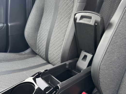 Peugeot 2008 1.2 PureTech 100 Allure 6-bak 102PK | Halfleder | PDC | Apple Carplay/Android Auto | Cruise Contr... ActivLease financial lease