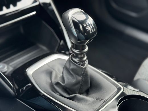 Peugeot 2008 1.2 PureTech 100 Allure 6-bak 102PK | Halfleder | PDC | Apple Carplay/Android Auto | Cruise Contr... ActivLease financial lease