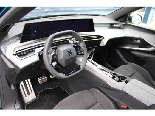 Peugeot 3008 1.2 Hybrid 145 GT | Achterbank in delen neerklapbaar | Achterbank verwarmd | Achteruitrijcamera ActivLease financial lease