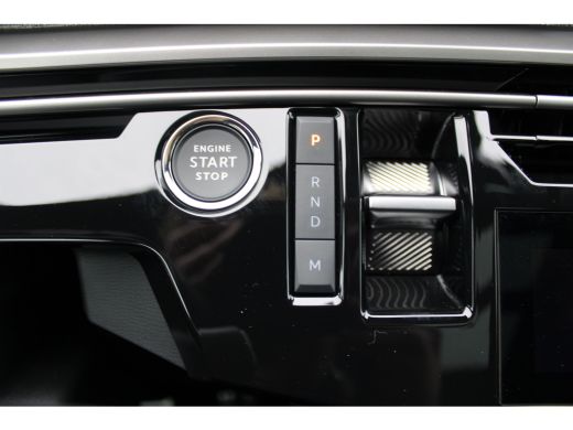 Peugeot 3008 1.2 Hybrid 145 GT | Achterbank in delen neerklapbaar | Achterbank verwarmd | Achteruitrijcamera ActivLease financial lease