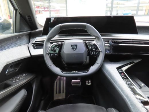 Peugeot 5008 1.6 Plug-in Hybrid 195 GT | Automaat | Panorama/schuifdak | Luxe stoelen | Origineel NL auto | 7... ActivLease financial lease