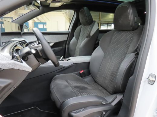 Peugeot 5008 1.6 Plug-in Hybrid 195 GT | Automaat | Panorama/schuifdak | Luxe stoelen | Origineel NL auto | 7... ActivLease financial lease