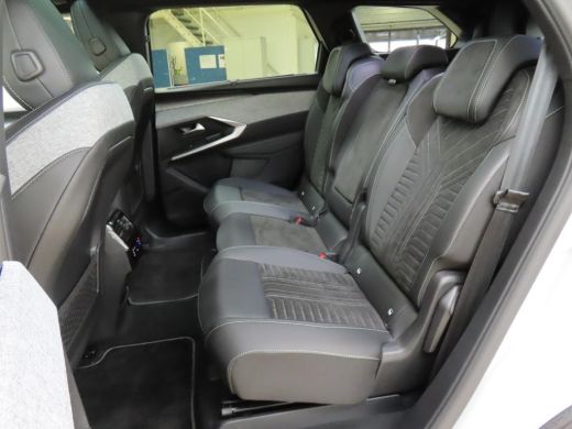 Peugeot 5008 1.6 Plug-in Hybrid 195 GT | Automaat | Panorama/schuifdak | Luxe stoelen | Origineel NL auto | 7... ActivLease financial lease