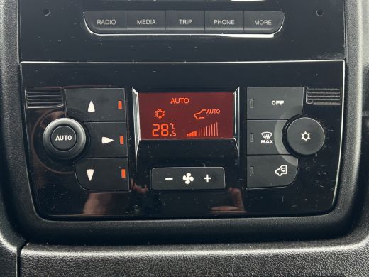 Peugeot Boxer 2.2 BlueHDI 141 PK / EURO 6 / L1H1 / 9 PERSOONS / AIRCO / CRUISE / PERSONENBUS / BLUETOOTH ActivLease financial lease