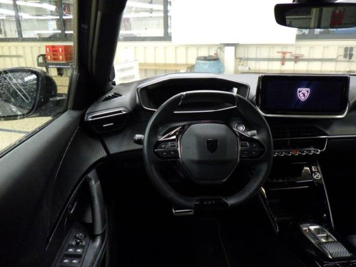 Peugeot e-2008 EV GT 54 kWh | Fase 3 laden | 29.000km | Navigatie | Camera | Origineel NL auto | Adaptieve cruis... ActivLease financial lease