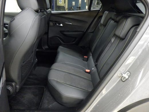 Peugeot e-2008 EV GT 54 kWh | Fase 3 laden | 29.000km | Navigatie | Camera | Origineel NL auto | Adaptieve cruis... ActivLease financial lease