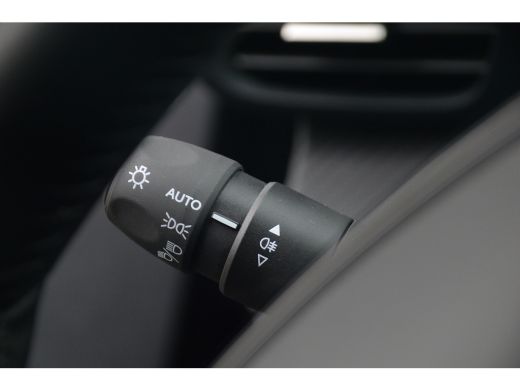 Peugeot e-208 Business | Elektrische parkeerrem | Elektrische parkeerrem | Extra getinte achterste zijruiten en... ActivLease financial lease