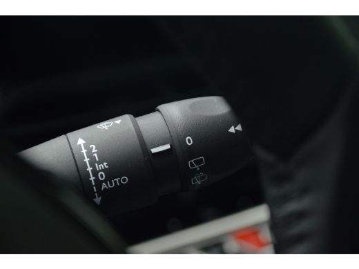 Peugeot e-208 Business | Elektrische parkeerrem | Elektrische parkeerrem | Extra getinte achterste zijruiten en... ActivLease financial lease