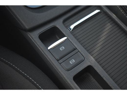 Skoda Octavia Combi Ambition iV 204PK PHEV | ACC | PDC Achter | Climate Control | Stoelverwarming voor ActivLease financial lease