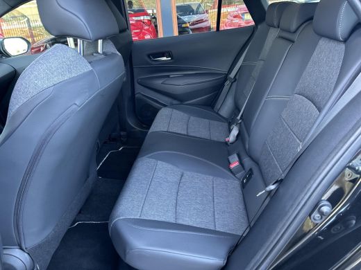 Toyota Corolla Touring Sports Hybrid 140 Dynamic ActivLease financial lease