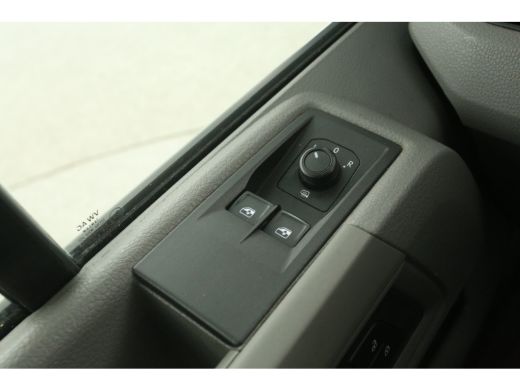 Volkswagen Crafter 2.0 TDI L3H2 | Airco | Cruise | Carplay | Parkeersens. | Traanplaat ActivLease financial lease