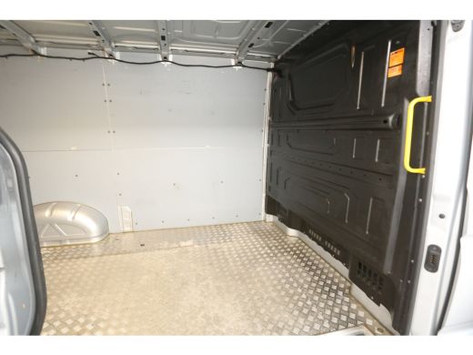 Volkswagen Crafter 2.0 TDI L3H2 | Airco | Cruise | Carplay | Parkeersens. | Traanplaat ActivLease financial lease