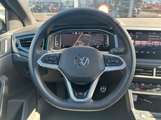 Volkswagen Polo 1.0 TSI 95 pk R-Line Business | Elektrische panoramadak | Achteruitrijcamera | Apple carplay | ActivLease financial lease