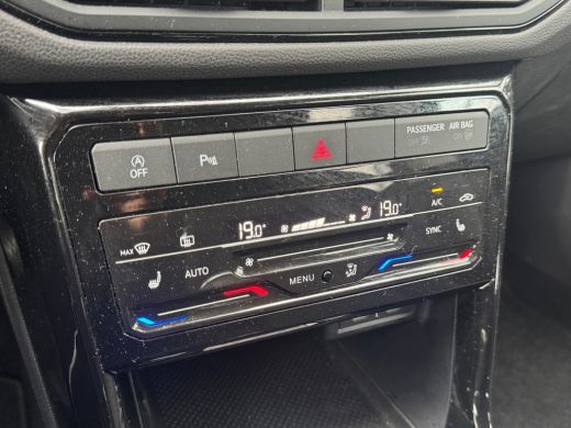 Volkswagen T-Cross 1.0 95pk TSI Life Edition Achteruitrijcamera | Verwarmbare voorstoelen | Parkeersensoren voor en ... ActivLease financial lease