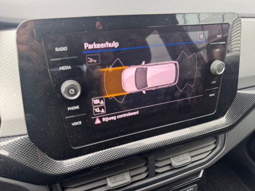 Volkswagen T-Cross 1.0 95pk TSI Life Edition Achteruitrijcamera | Verwarmbare voorstoelen | Parkeersensoren voor en ... ActivLease financial lease