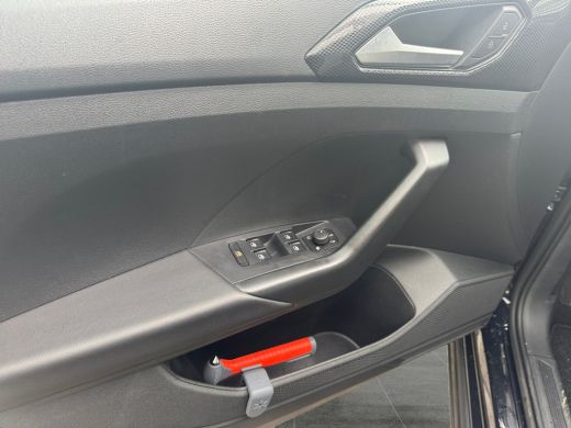 Volkswagen T-Cross 1.0 95pk TSI Life Edition Achteruitrijcamera | Verwarmbare voorstoelen | Parkeersensoren voor en ... ActivLease financial lease