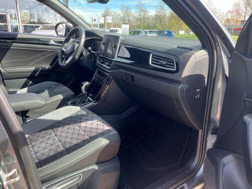 Volkswagen T-Roc 1.5 TSI R-Line | 150Pk | Stoelverwarming | Automaat | A.Camera | IQ.Drive | ActivLease financial lease