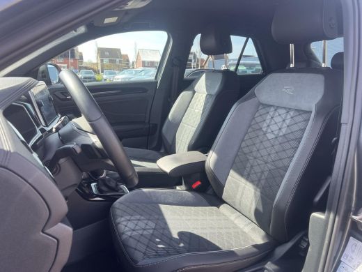 Volkswagen T-Roc 1.5 TSI R-Line | 150Pk | Stoelverwarming | Automaat | A.Camera | IQ.Drive | ActivLease financial lease