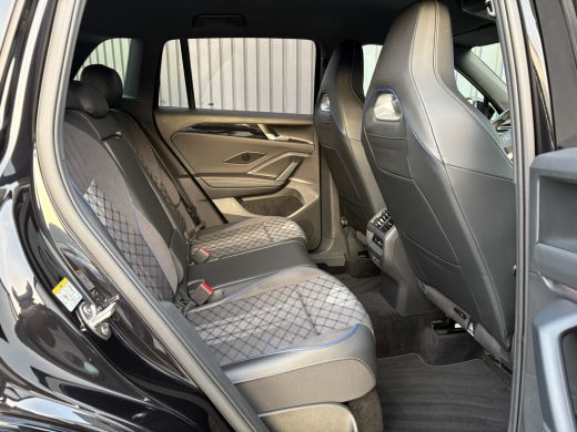 Volkswagen Tiguan 1.5 eTSI R-Line Edition | 360 Camera | 20'' | Black Style | Side Assist | Elk. A-klep | Prijs Rij... ActivLease financial lease