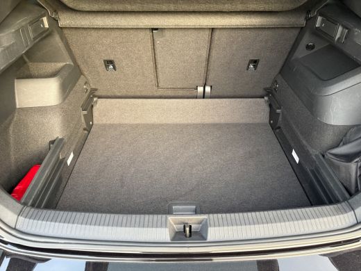 Volkswagen Tiguan 1.5 eTSI R-Line Edition | 360 Camera | 20'' | Black Style | Side Assist | Elk. A-klep | Prijs Rij... ActivLease financial lease