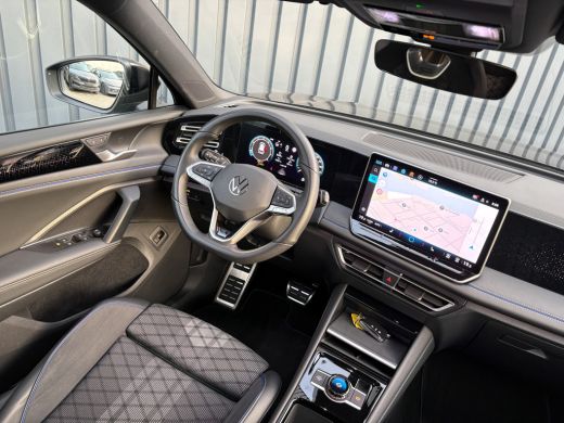 Volkswagen Tiguan 1.5 eTSI R-Line Edition | 360 Camera | 20'' | Black Style | Side Assist | Elk. A-klep | Prijs Rij... ActivLease financial lease