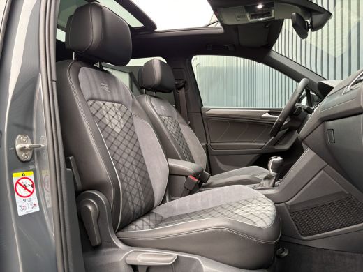 Volkswagen Tiguan 1.5 TSI R-Line Business | Black Style | Panodak | Elk. A-klep | IQ Light | Prijs Rijklaar!! ActivLease financial lease