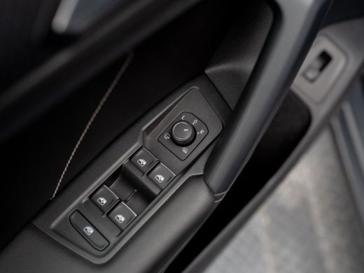 Volkswagen Tiguan 1.5 TSI R-Line Business | Black Style | Panodak | Elk. A-klep | IQ Light | Prijs Rijklaar!! ActivLease financial lease