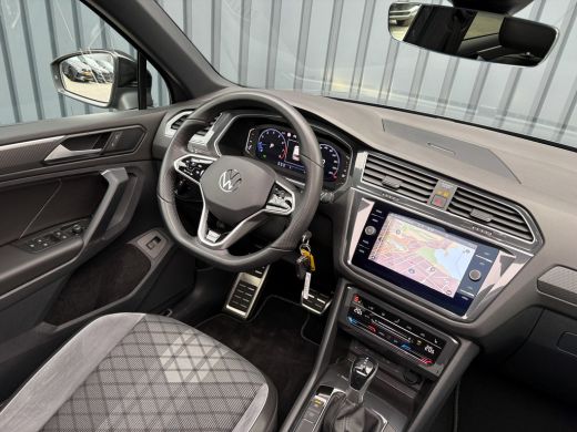 Volkswagen Tiguan 1.5 TSI R-Line Business | Black Style | Panodak | Elk. A-klep | IQ Light | Prijs Rijklaar!! ActivLease financial lease