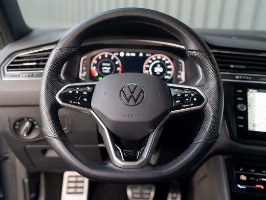 Volkswagen Tiguan 1.5 TSI R-Line Business | Trekhaak wegkl. | Keyless | 20'' | Elk. A-klep | Side Assist | IQ Light... ActivLease financial lease